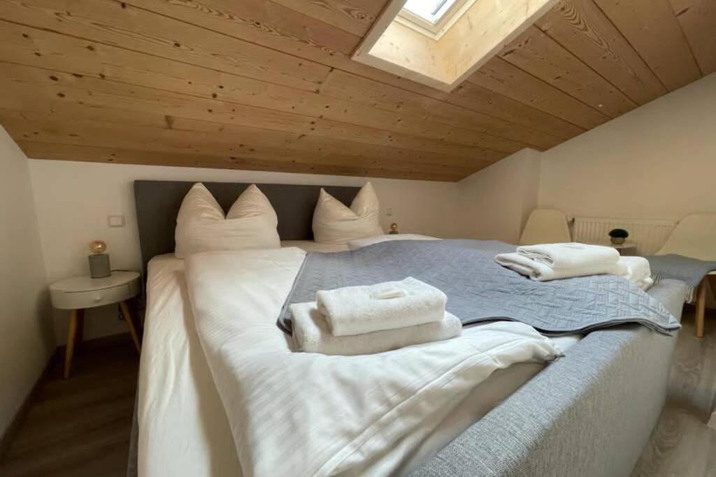 Gemuetliche Ferienwohnung Im Dg Am Tegernsee - Bergblick, Ruhe & Ganz Viel Platz Bad Wiessee Eksteriør bilde